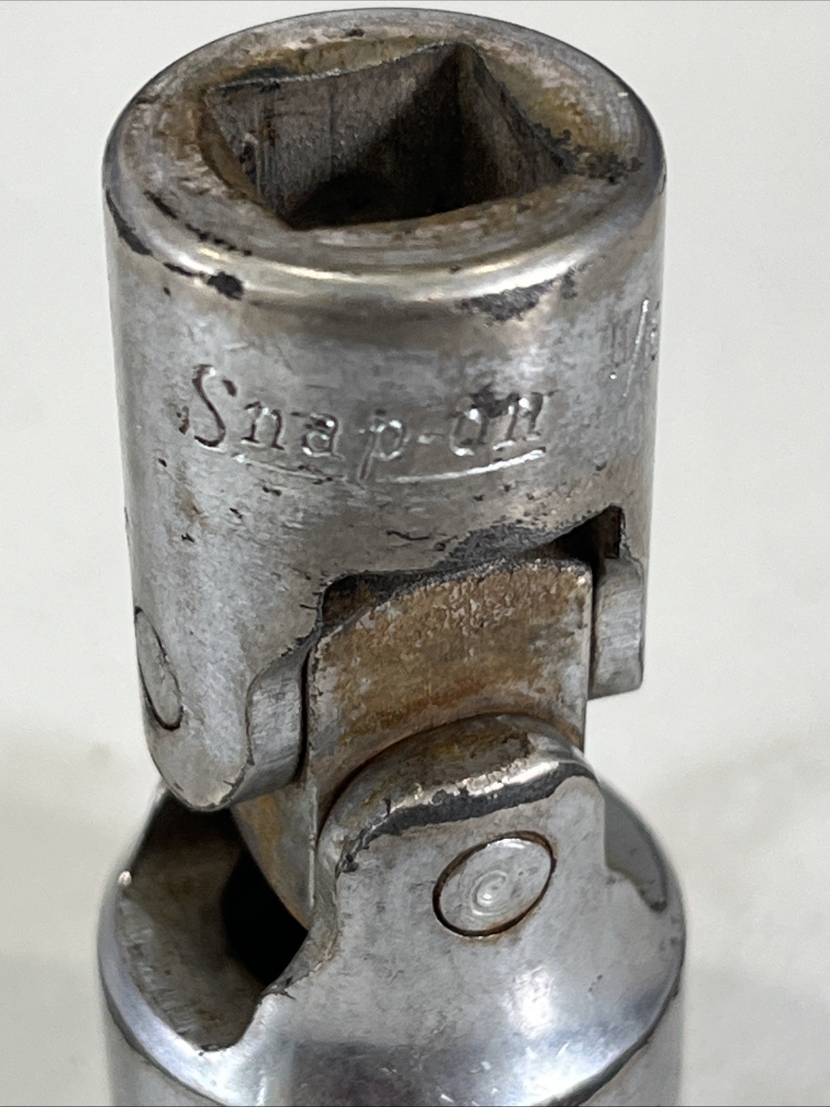 Snap on USA FVU22, 11/16″ Inch 3/8″ Drive 12 Point Universal Socket Vintage