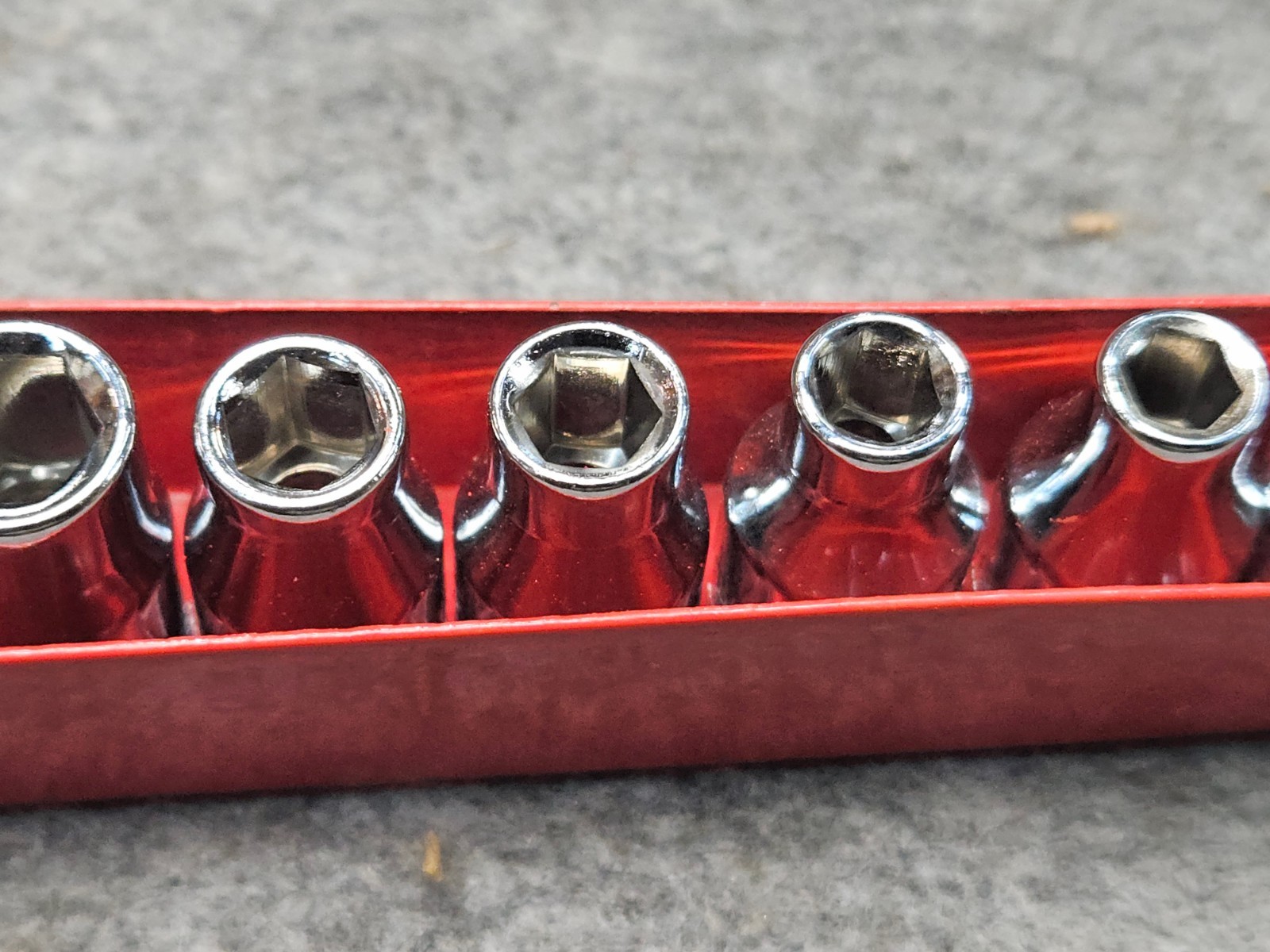 TAT Tools 1/4 Drive 6 Point Metric Socket Set 4.0mm-10mm 9 Piece «Off the shelf»