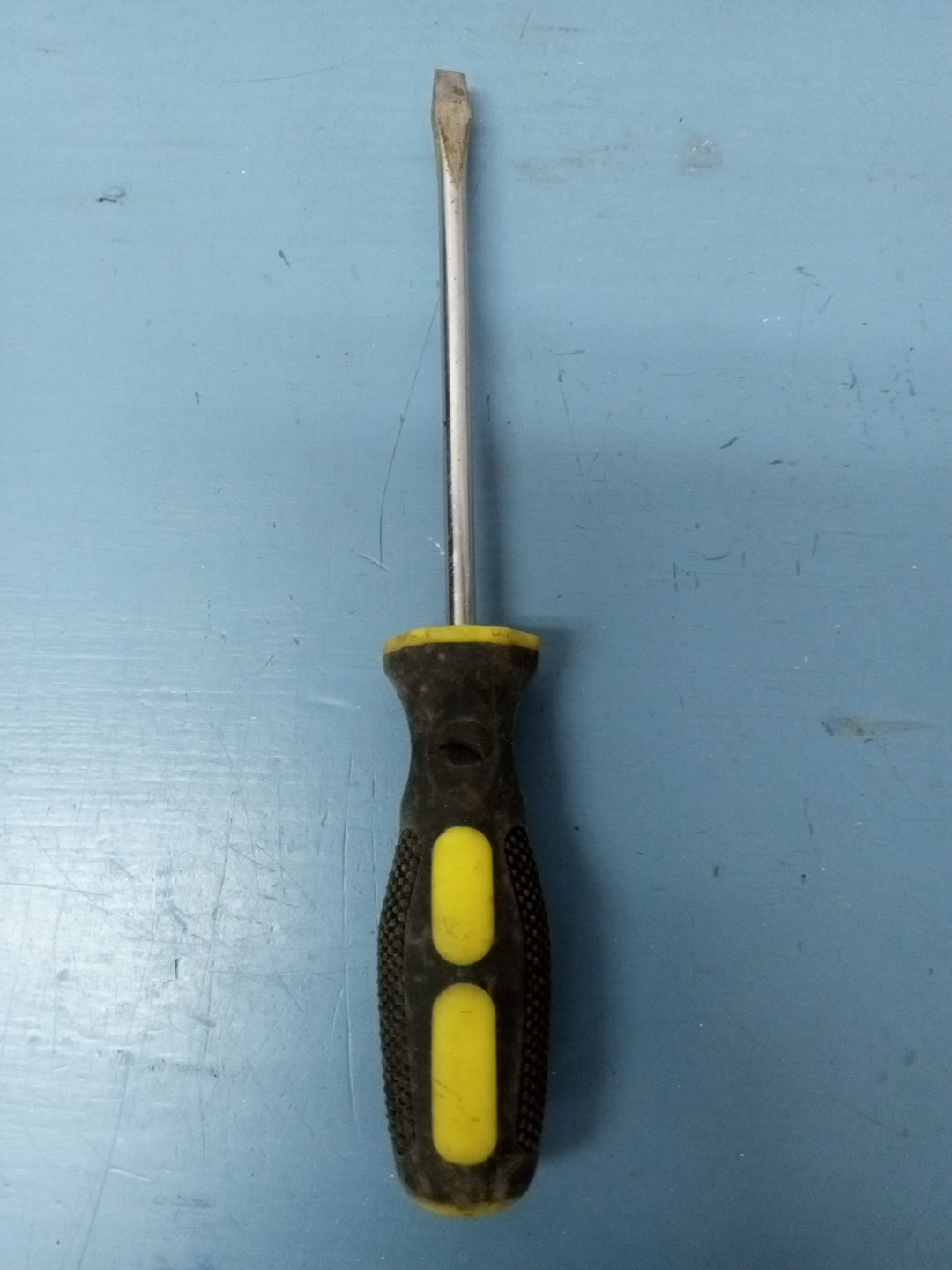 Unbranded Black & Yellow Handled Flathead Screwdriver (LL)
