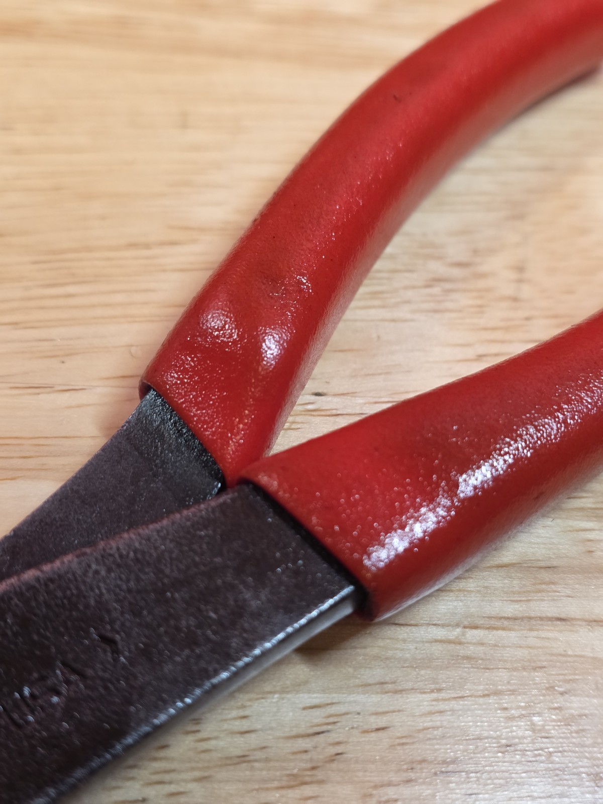 Snap-on Tools 208BCP Red Handle Rounded Nose Battery Terminal Pliers USA