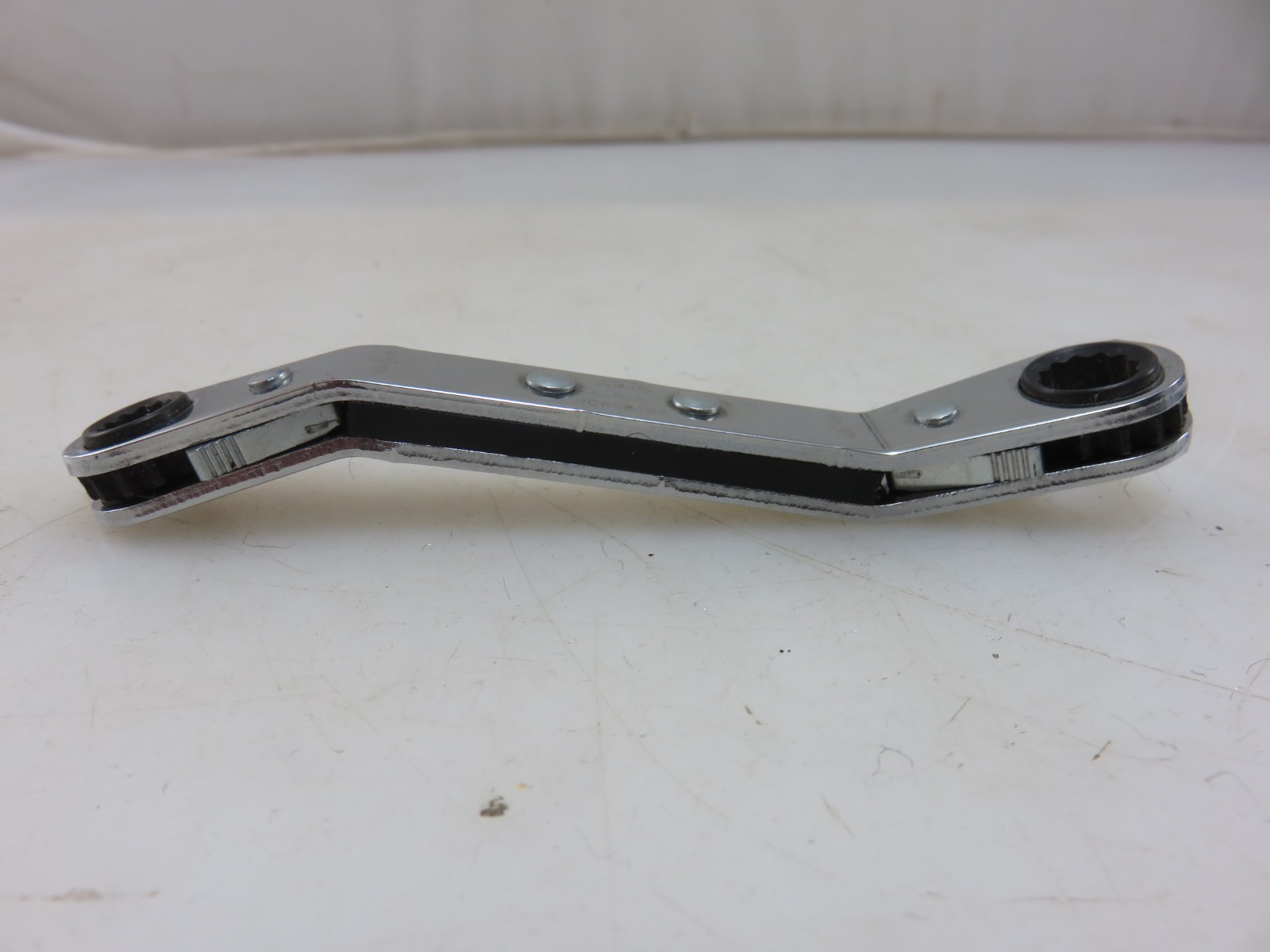 MAC ROW08102 Offset Reversible Ratcheting Double Box End Wrench 1/4″ x 5/16″