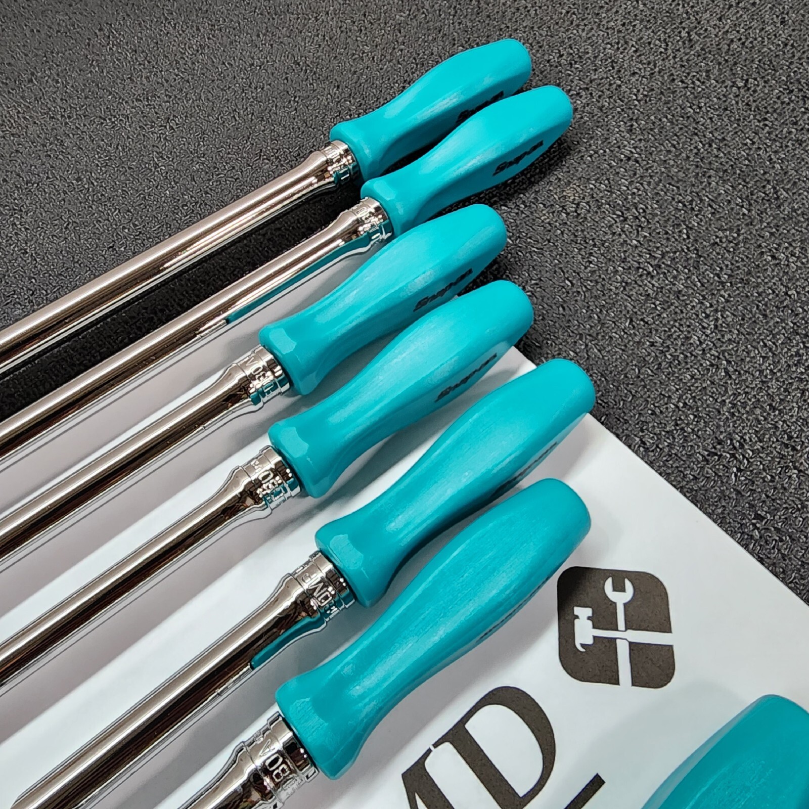 Snap-on Tools NEW 8pc TEAL Hard Handle 3/8″ Drive Fixed & Flex Head Ratchet Set