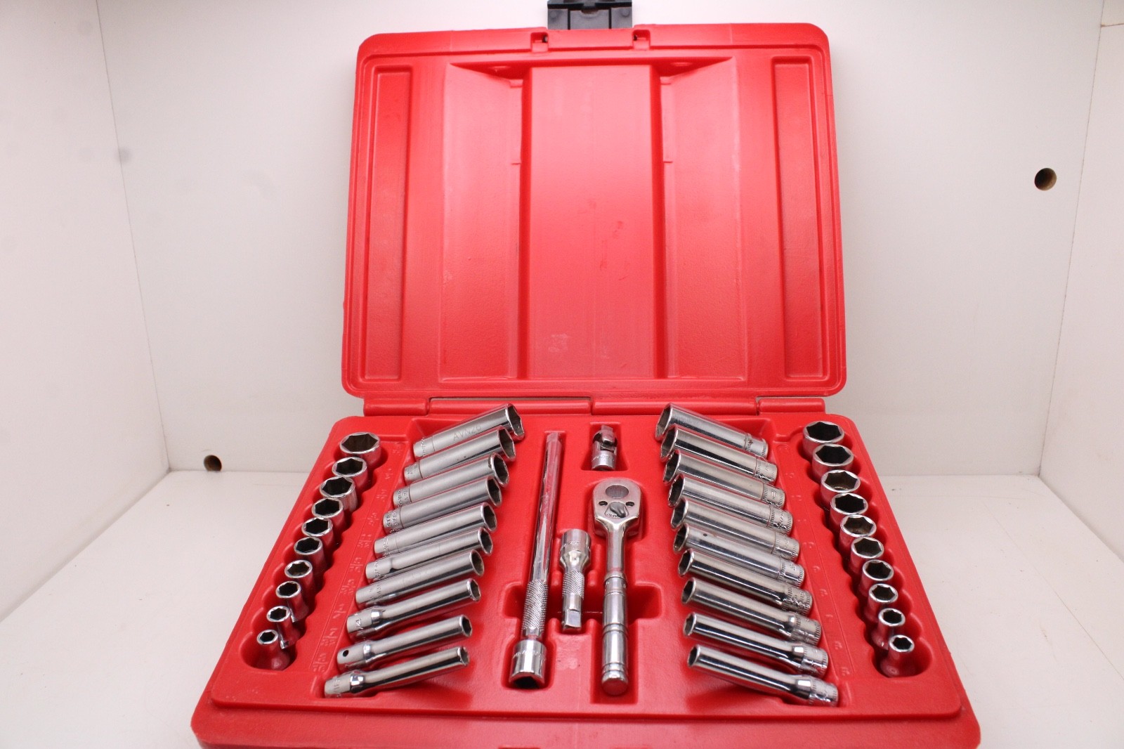 Snap-on 144TMPB 44 Piece 1/4″ Drive 6-Point Metric/ SAE General Service Set USA