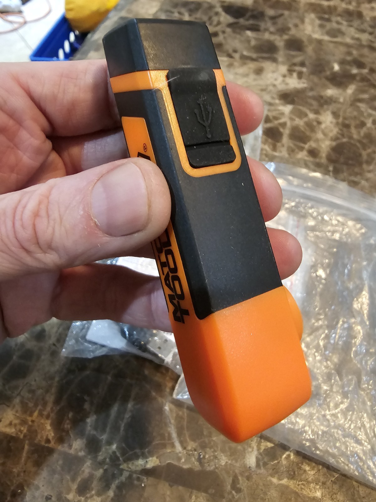 Matco Tools 600 Lumen ORANGE Rechargeable Neck Light MWL600 *** New Replacement
