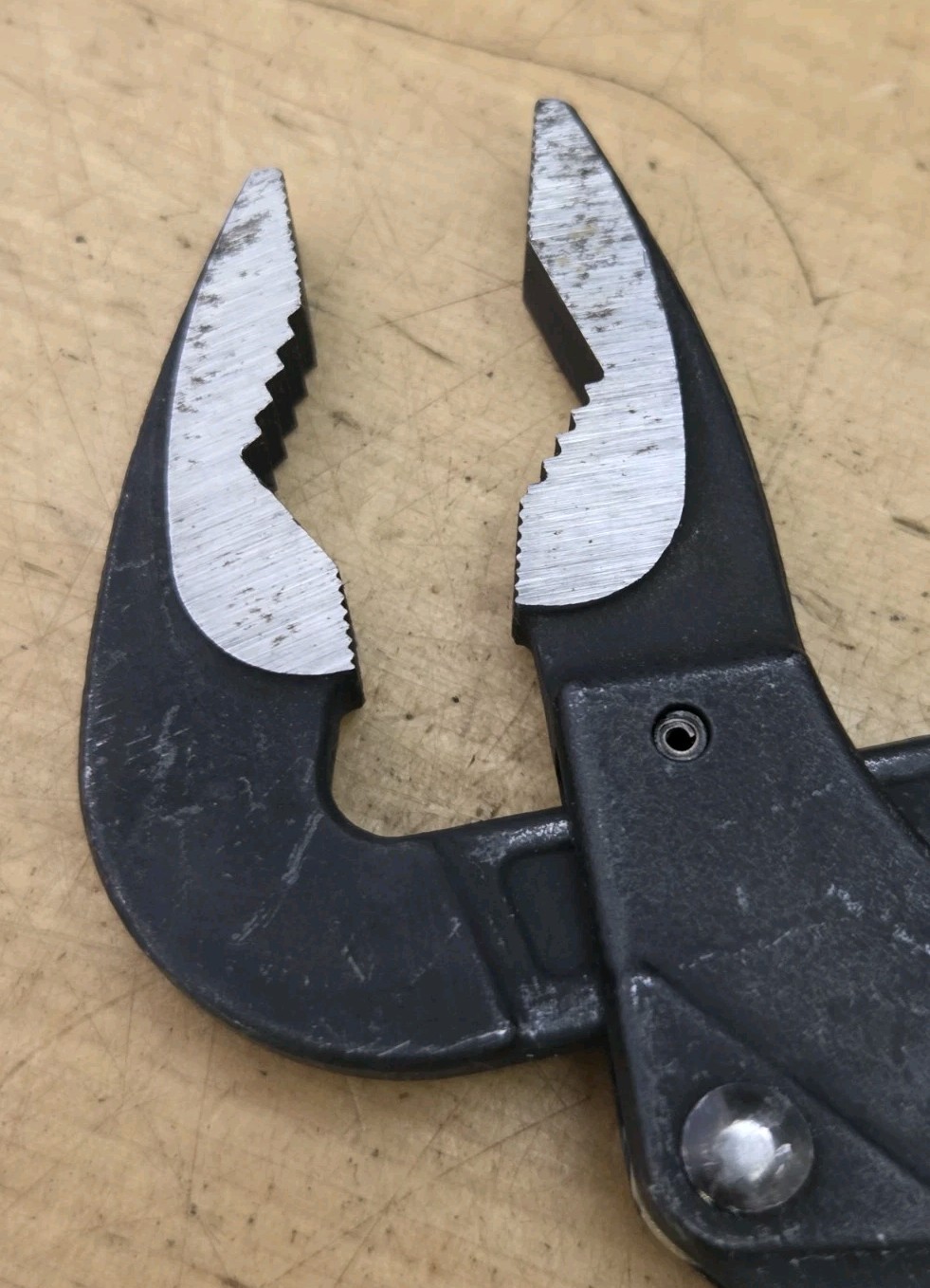 New Blue Point AP10 – 10″ Long Soft Grip Push Button Adjustable Joint Pliers