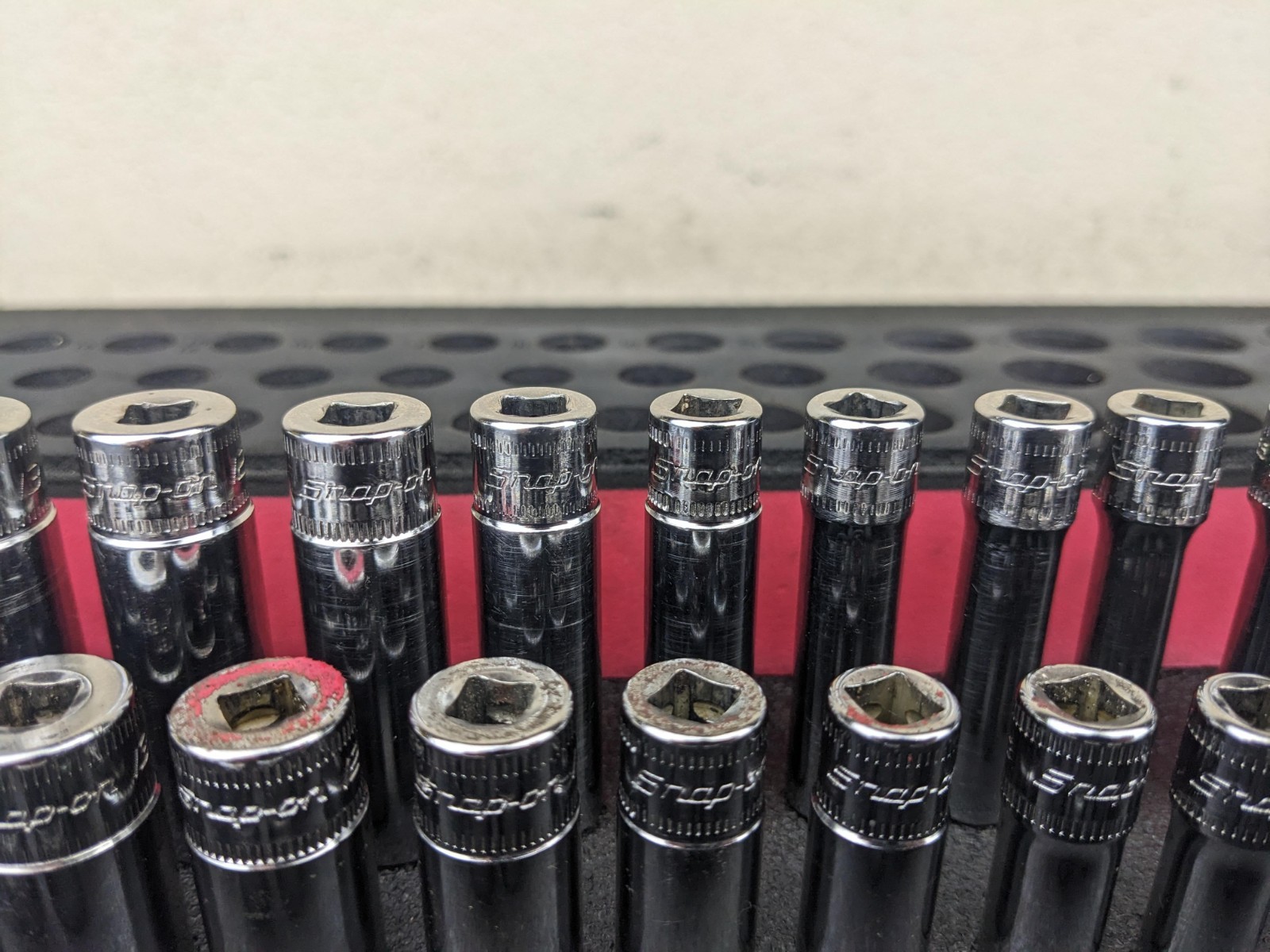 #bn598 Snap-On Tools 142STMMSYFR1 42pc 1/4″ Drive 6-Point Metric Foam Socket Set