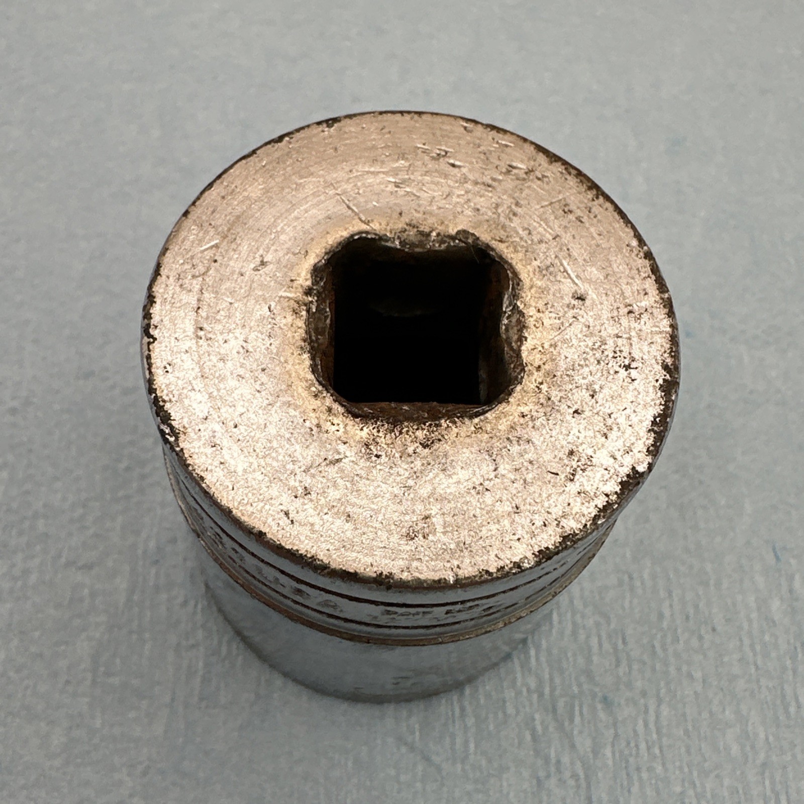 Snap On Tools 1-5/16″ Shallow Socket 1/2″ Drive 12 Point SW421 Vtg Made in USA