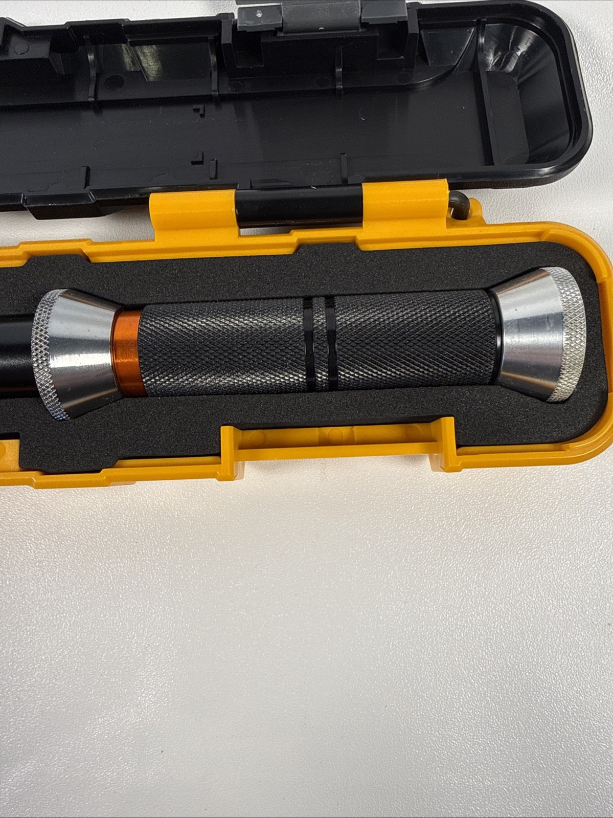 Gearwrench 1/4″ Drive 120XP Micrometer Torque Wrench, 30-200 in/lbs. – 85171