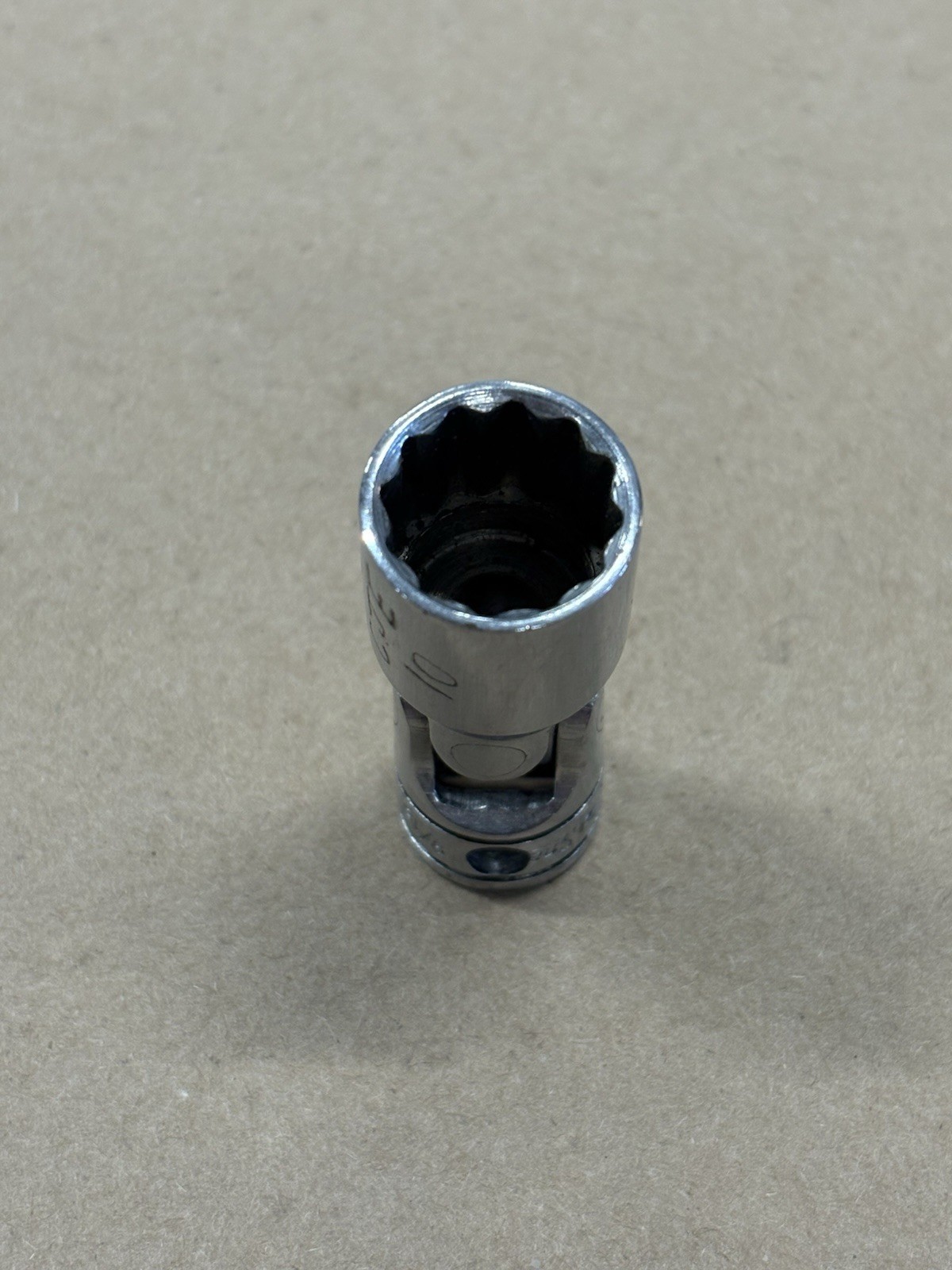 Snap-on 9/16″ FDHU18A 3/8″ drive Universal Swivel Socket