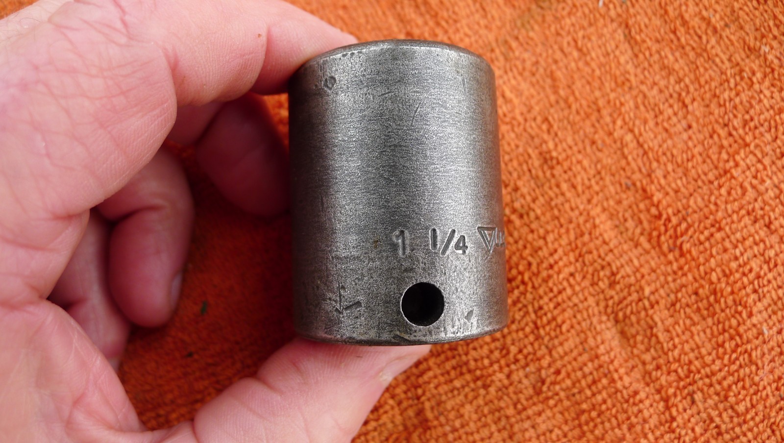 VULCAN 1-1/4″ IMPACT SOCKET, 4-640, 1/2″ DRIVE, 6 PT.