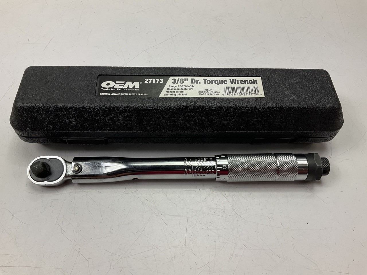 USED – OEM Tools 27173 3/8″ Drive Click Style Torque Wrench 20-200 Inch/Lbs.