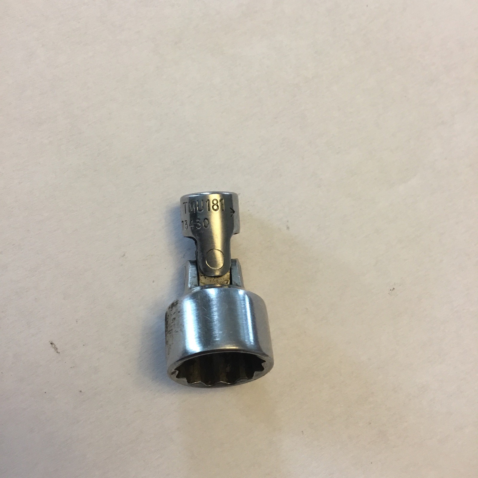 Snap-on Tools USA 1/4″ Drive 9/16″ SAE Chrome 12 PT Swivel Socket TMU181 Used