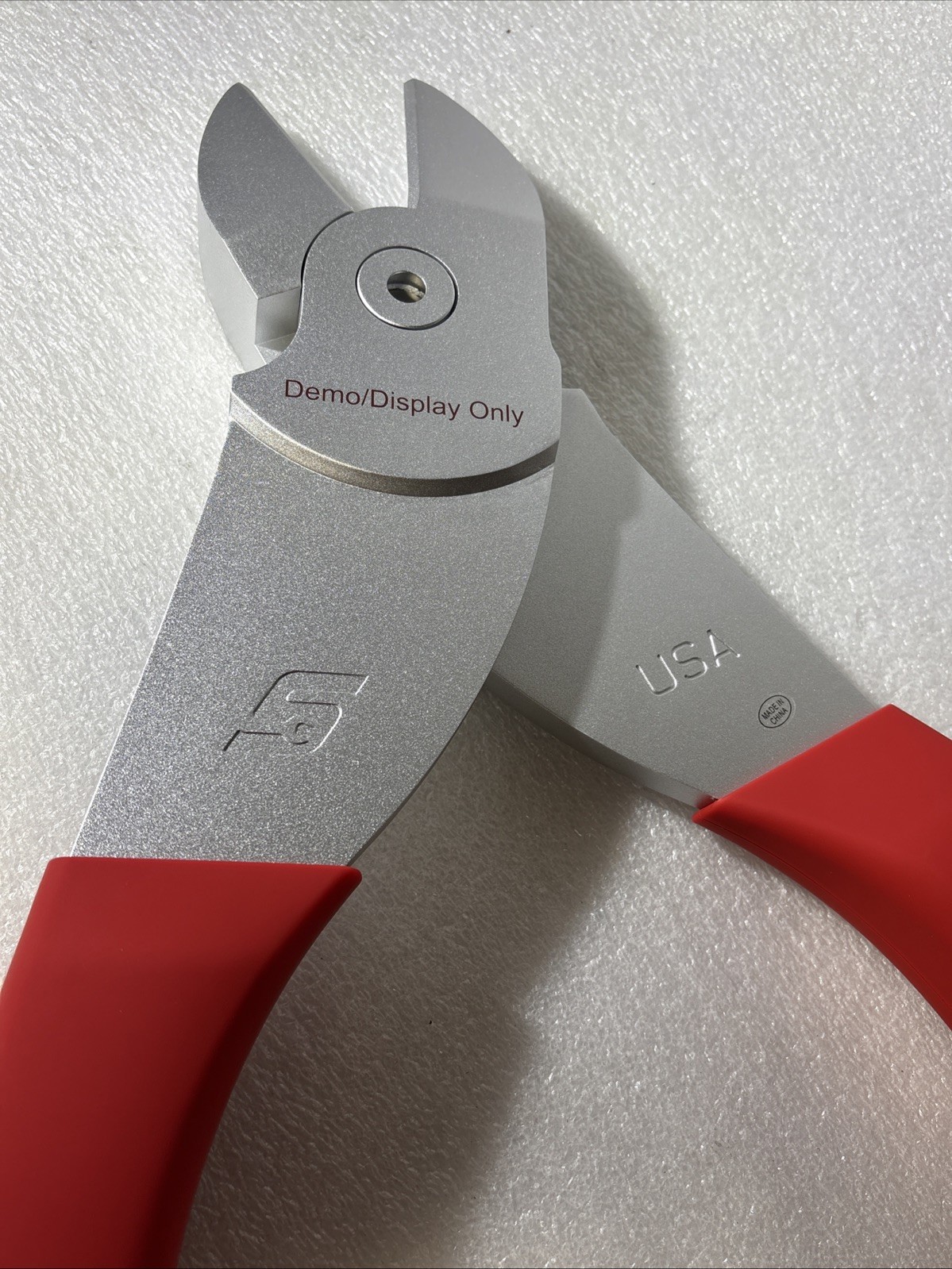 New Snap-On Red Diagonal Cutter Pliers Giant Display Wall Mount