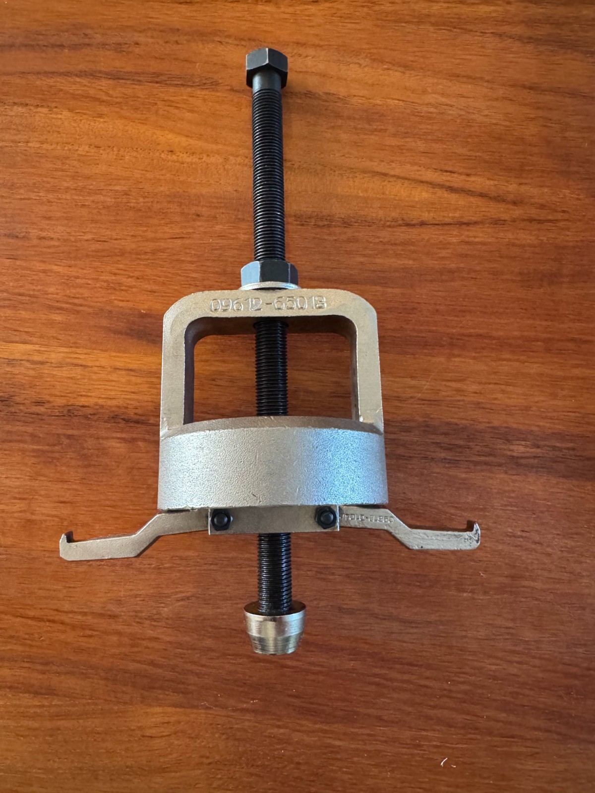 Toyota SST puller set for steering/worm bearing service — original Toyota case