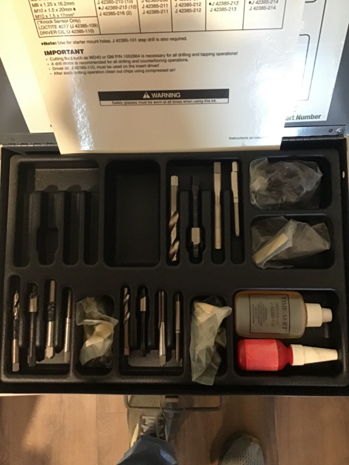 J 42385-200 Kent Moore Metric heli coil thread repair kit