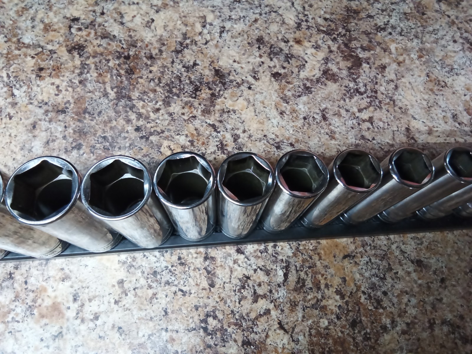 Snap-On Tools 13 pc 1/2″ Drive 6-Point SAE Flank Drive Deep Socket Set (313TSYA)