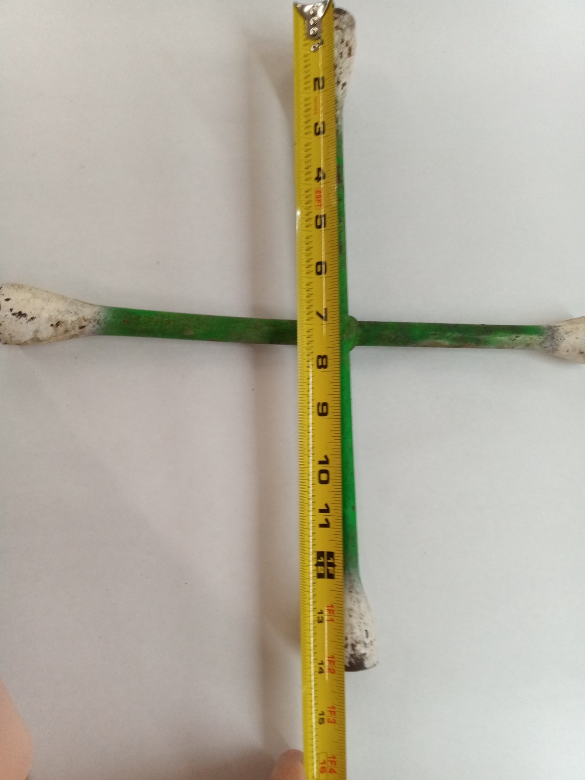 Vintage Unbranded 4-Way Lug Wrench Green & White