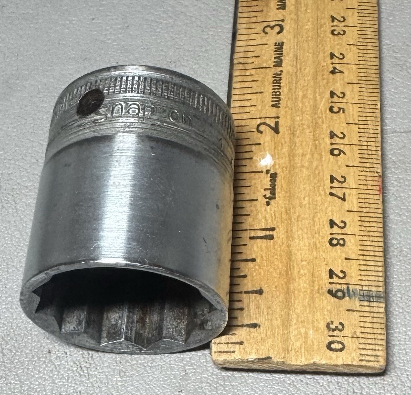 Snap-on SW-320-1/2 1″ 12 Point 1/2″ Drive Socket. SW320