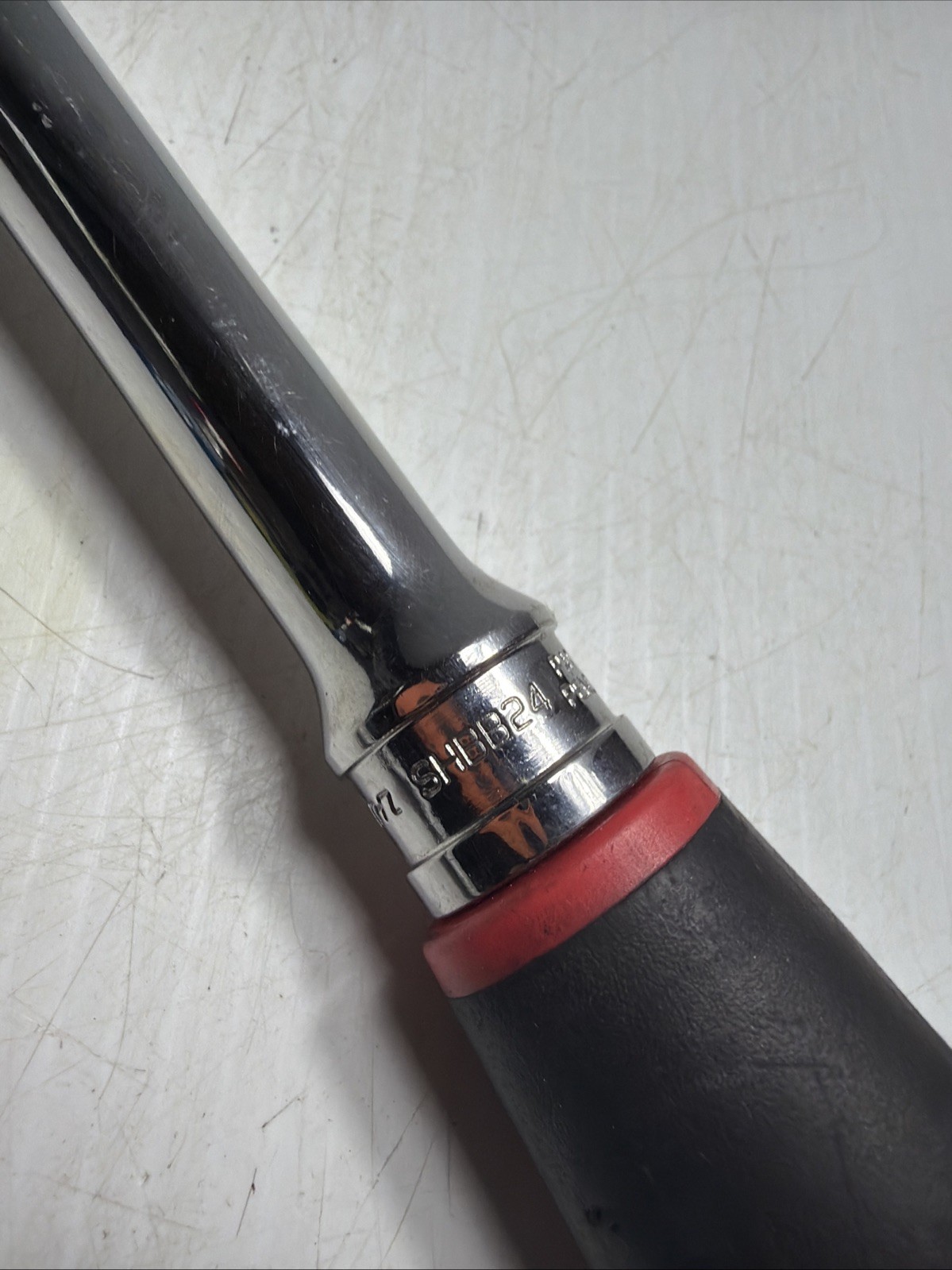 Snap On 1/2″ Drive Red Black Soft Grip 24″ Long Breaker Bar SHBB24