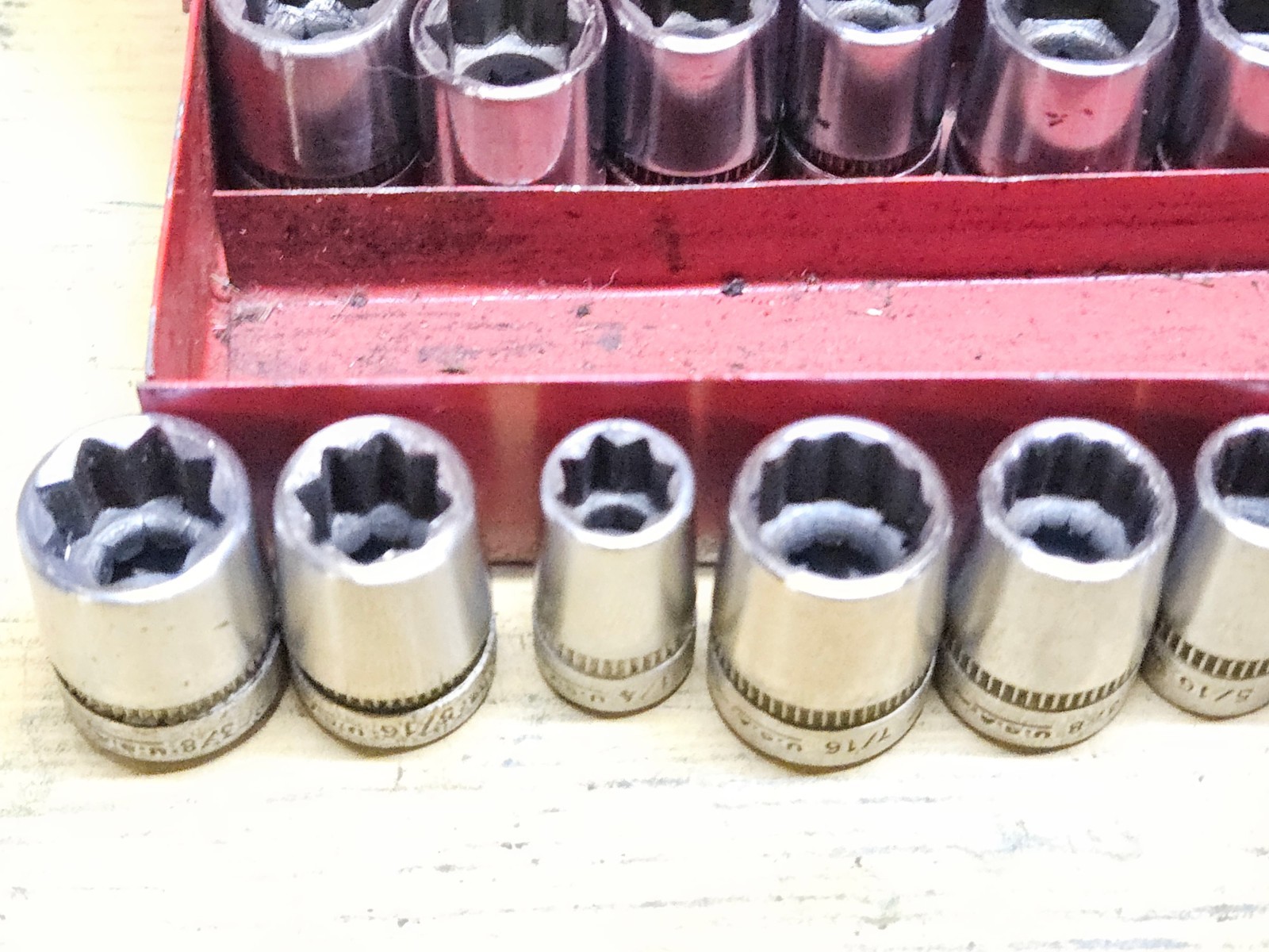 Vintage Indestro No. 7600 1/4” Drive Socket Set w/Metal Box Ratchet Bar Sockets