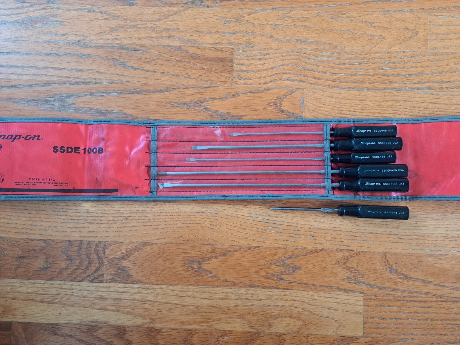 SSDE100B Snap-On Tools USA 6pc Black Hard Handle with case, missing 4 pieces