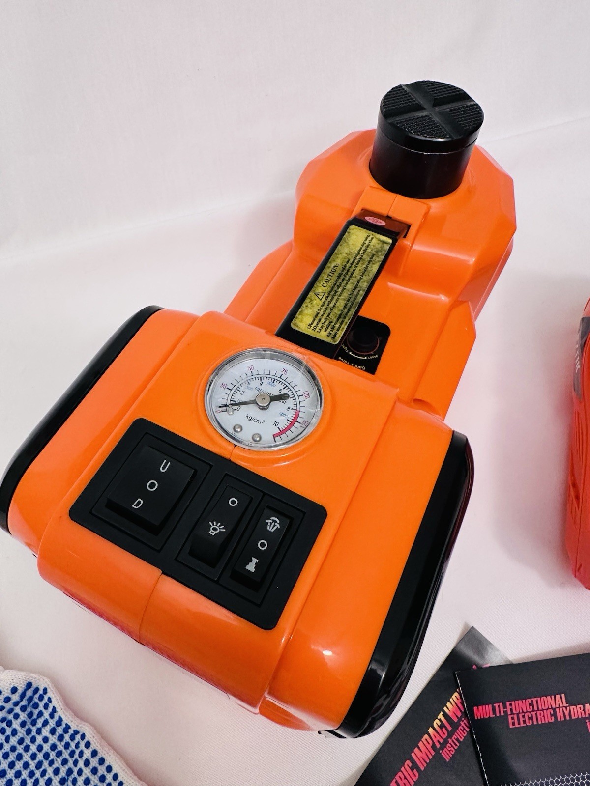 Portable Car Repair Tool Kit – Incl. Jack, Air Pump, Electric Wrench & Light