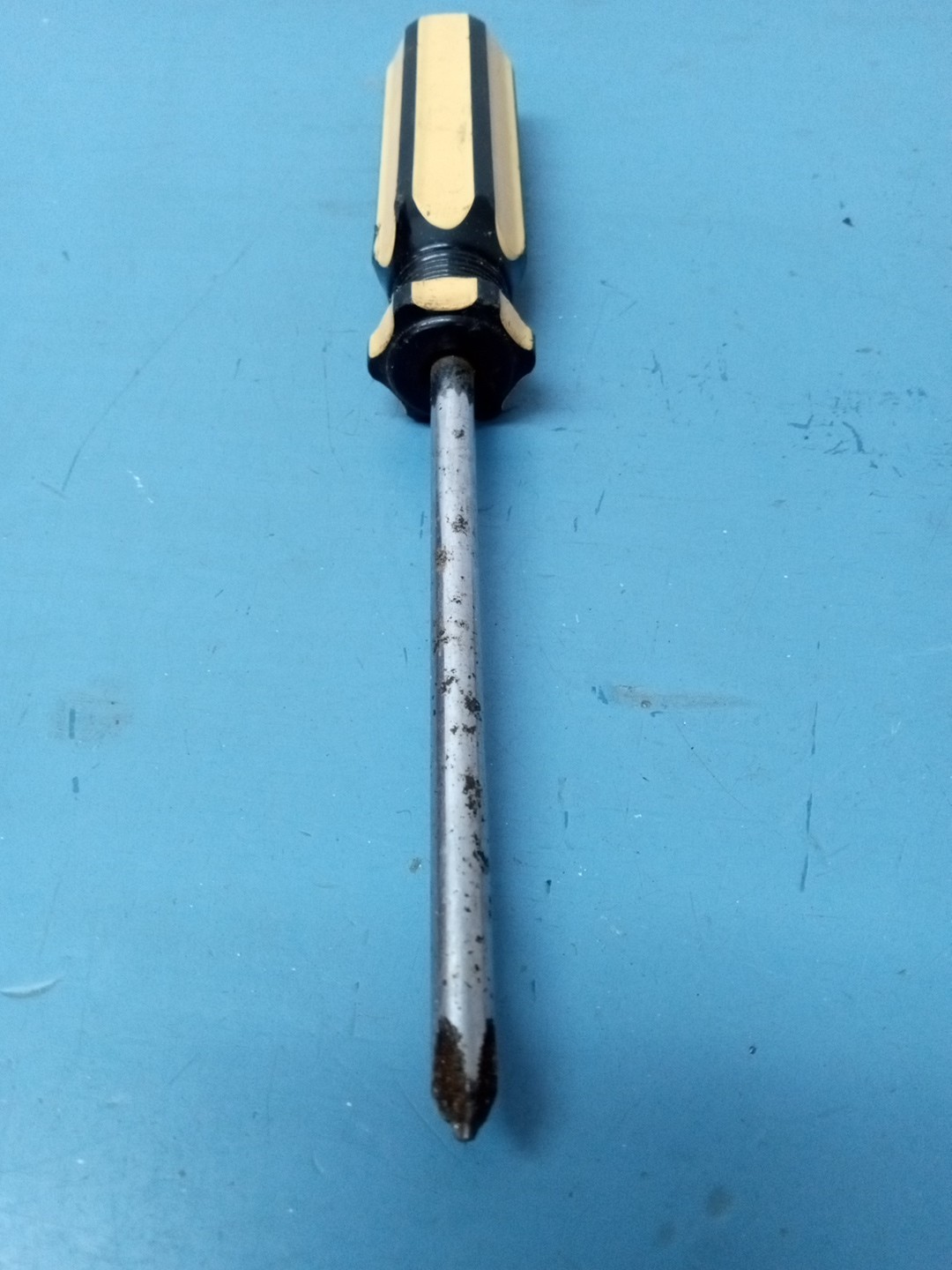 Unbranded Vintage Black & Yellow Handled Philips Screwdriver (LL)