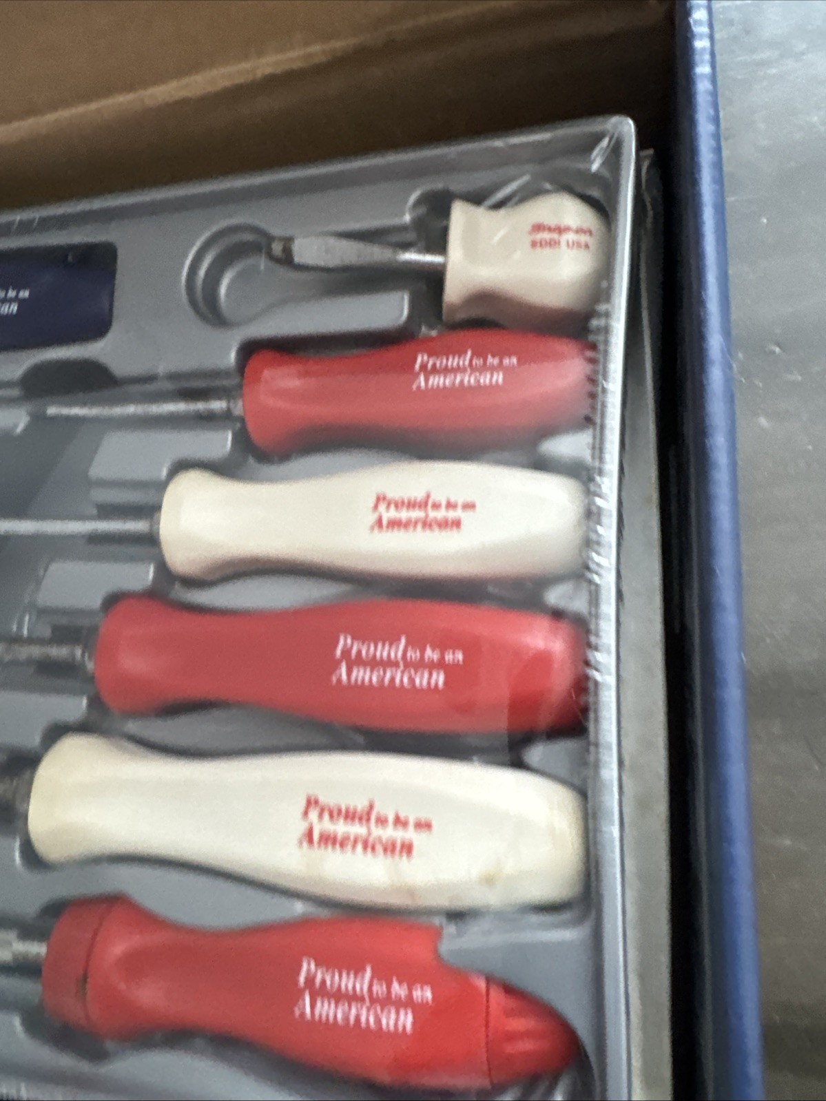 Snap On 9 Piece Red White Blue Hard Handle Screwdriver Set & Ratchet Screwdriver