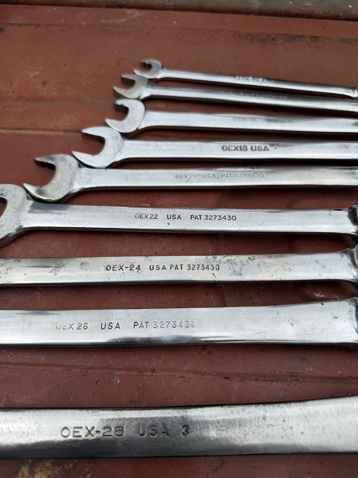 Snap-on 12 Pc. SAE 12pt. Combination Wrench Set 1 & 1/16” – 3/8”