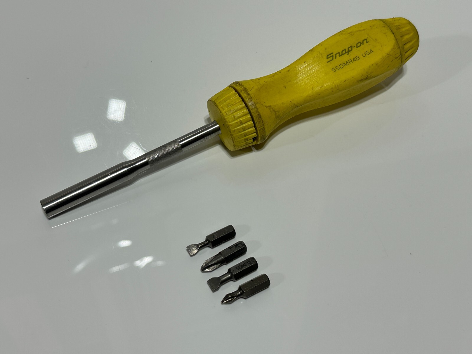 Snap On USA Ratcheting Screwdriver Classic Yellow Hard Plastic Handle SSDMR4