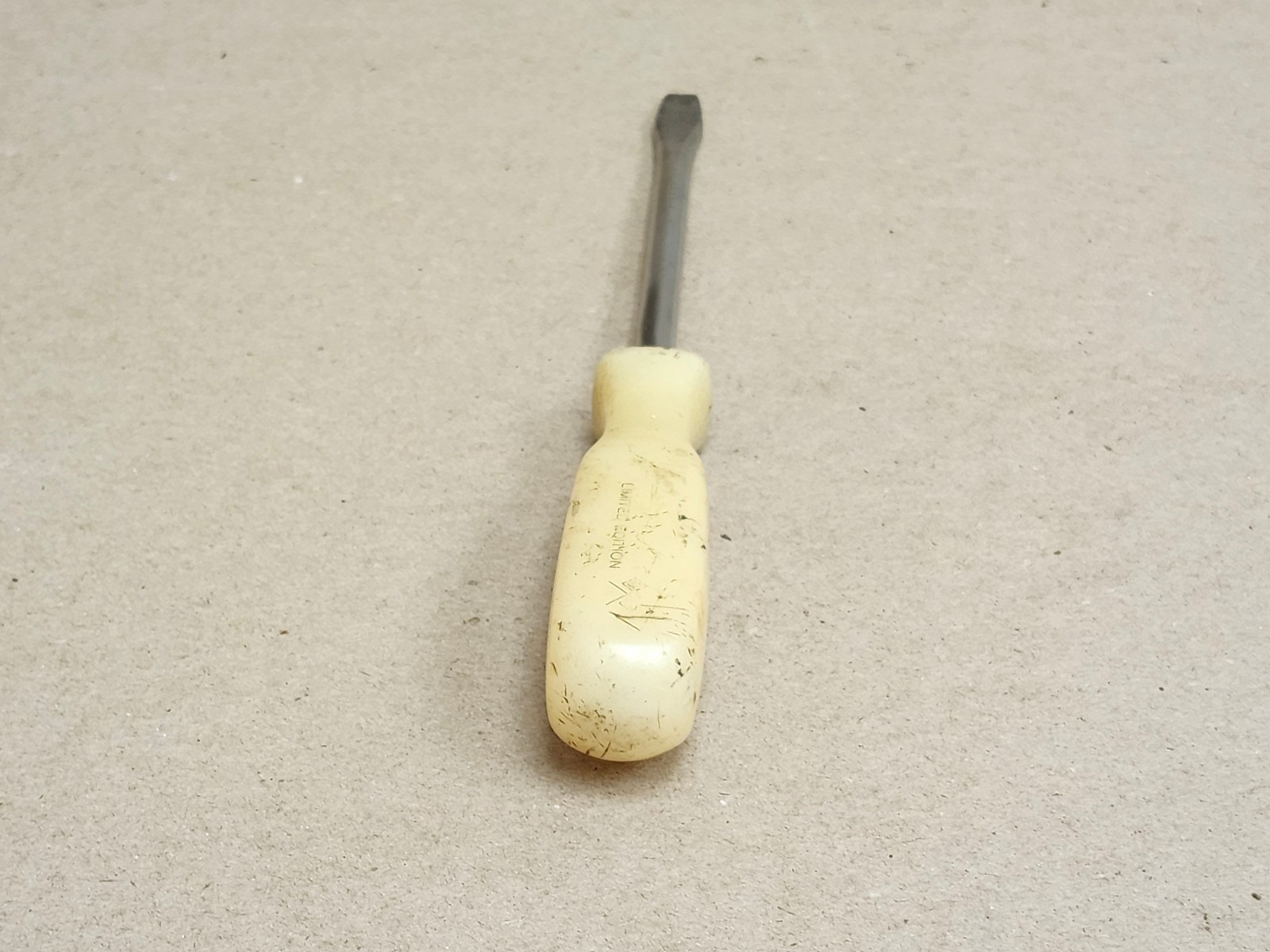 Snap-on 500 Limited Edition 5/16 X 6 in Flat Blade Screwdriver