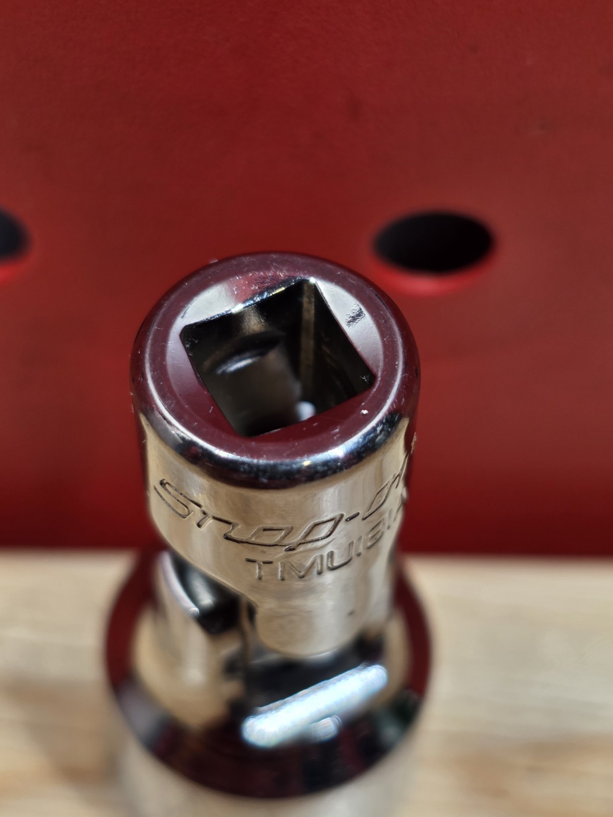 Snap-on Tools TMU181A 9/16″ SAE 1/4″ Drive 12-Point Universal Socket See Details