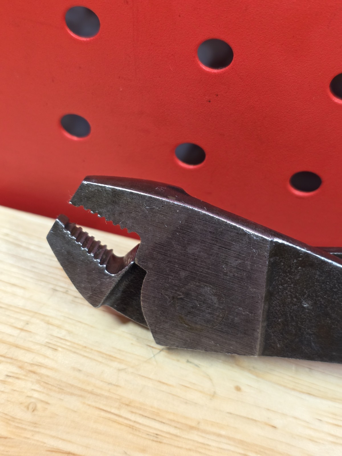 Snap-on Tools 208BCP Red Handle Rounded Nose Battery Terminal Pliers USA