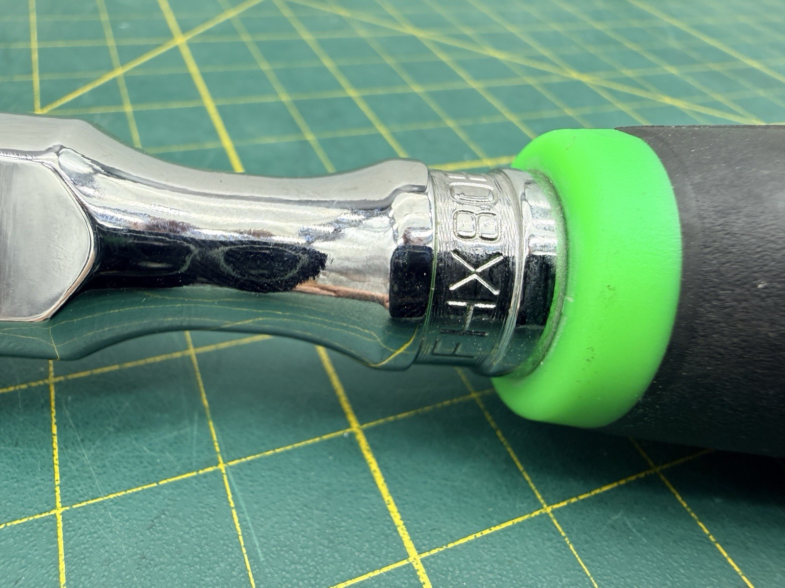 Snap-On Tools FHX80B 3/8″ Drive GREEN Soft Grip Handle LOCKING FLEXHEAD Ratchet