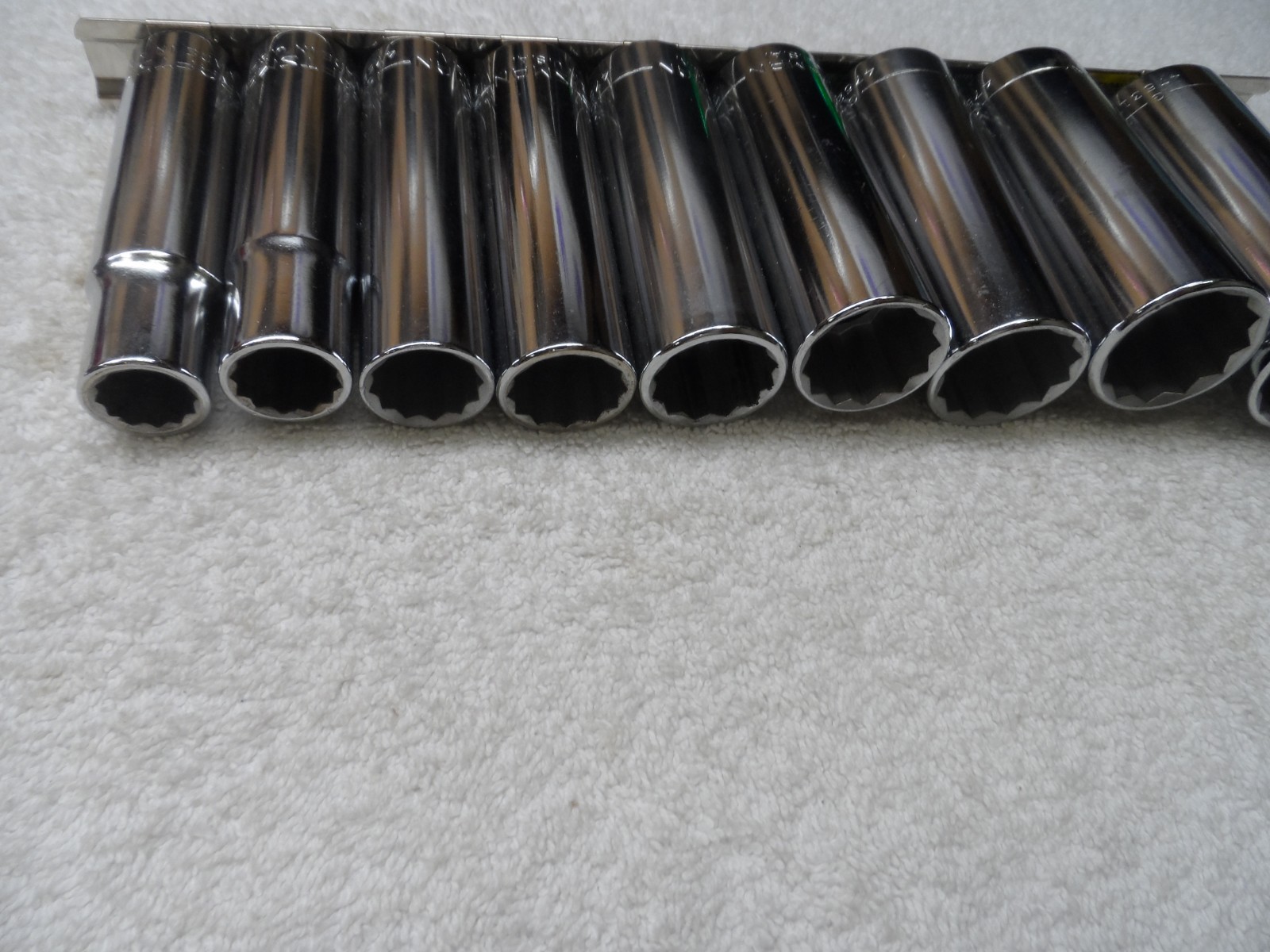 Craftsman 1/2″ Drive SAE Deep Socket Set, USA, 12pt – 9 pcs (1/2″ to 1″)