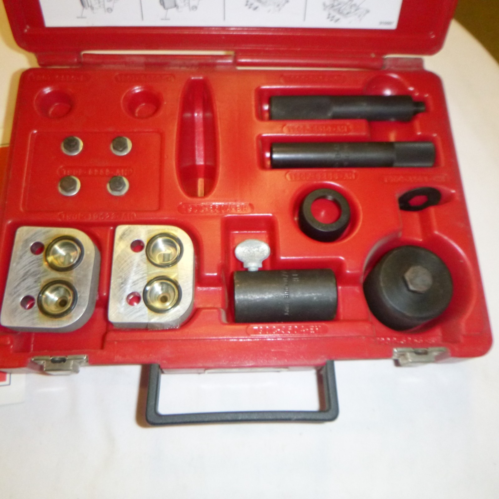 Ford T90P-1000-FH/FH/FLMH Essential Service Set W/Manual