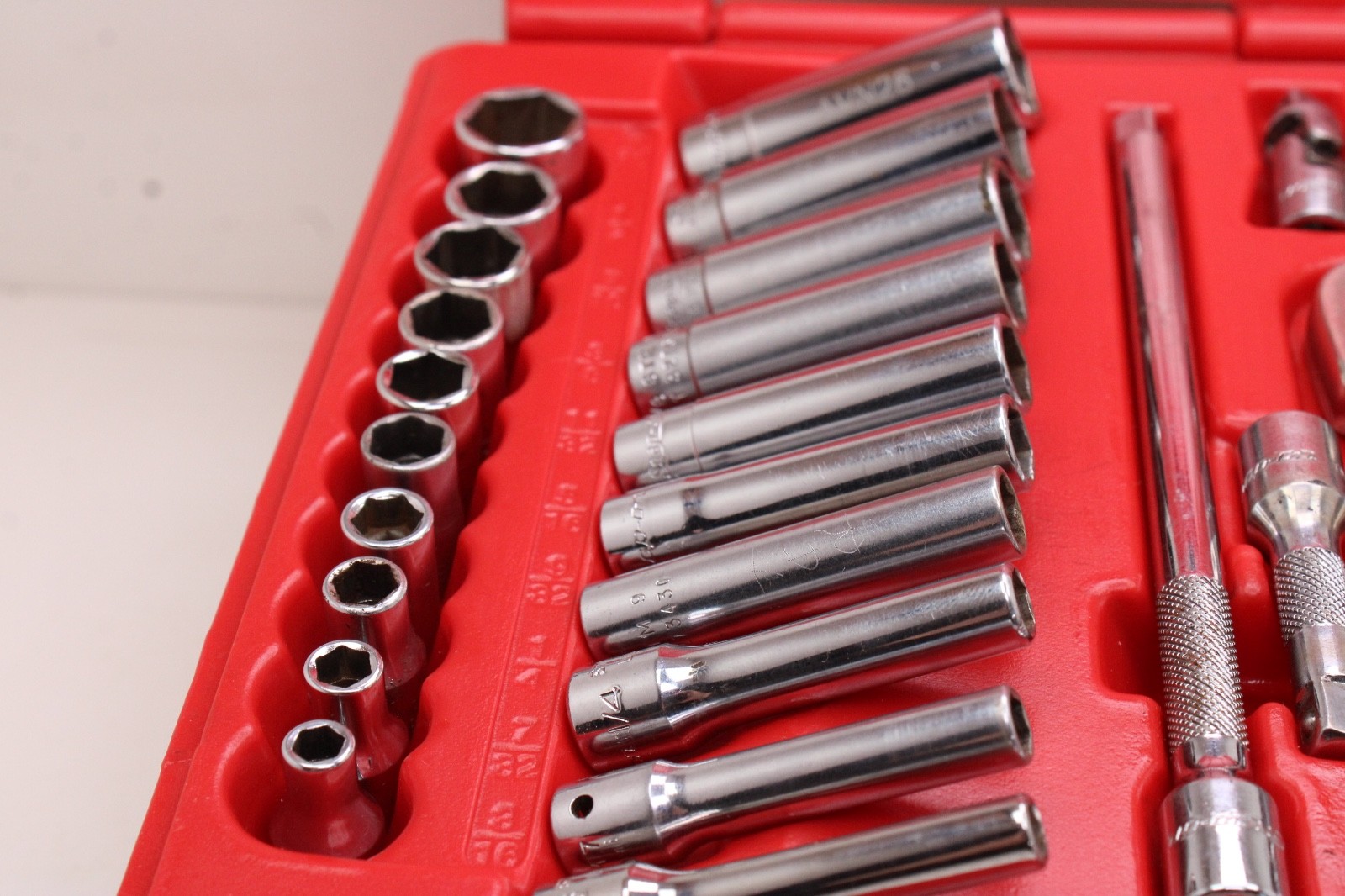 Snap-on 144TMPB 44 Piece 1/4″ Drive 6-Point Metric/ SAE General Service Set USA
