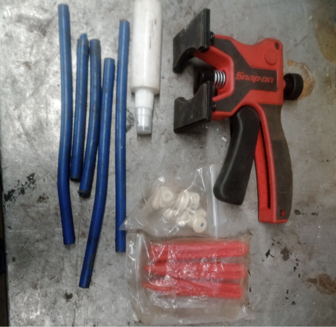 [D1} SNAP ON Tools DENT PULLING KIT paintless dent removal