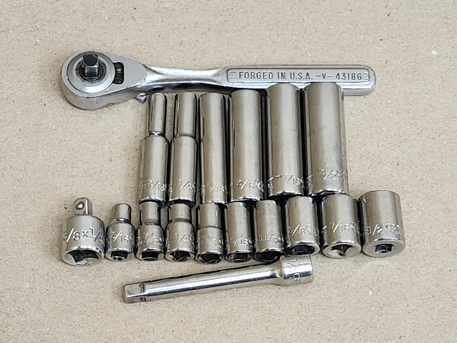 Craftsman 1/4 Ratchet V 43186 With Sockets, Adapter and 3″ Extension 18pc Set