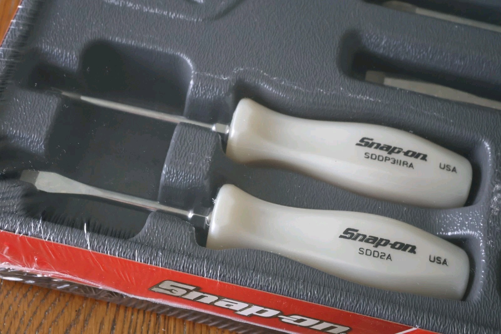 Snap On 7 piece combination screwdriver set SDDX70APW white pearl hard handle…