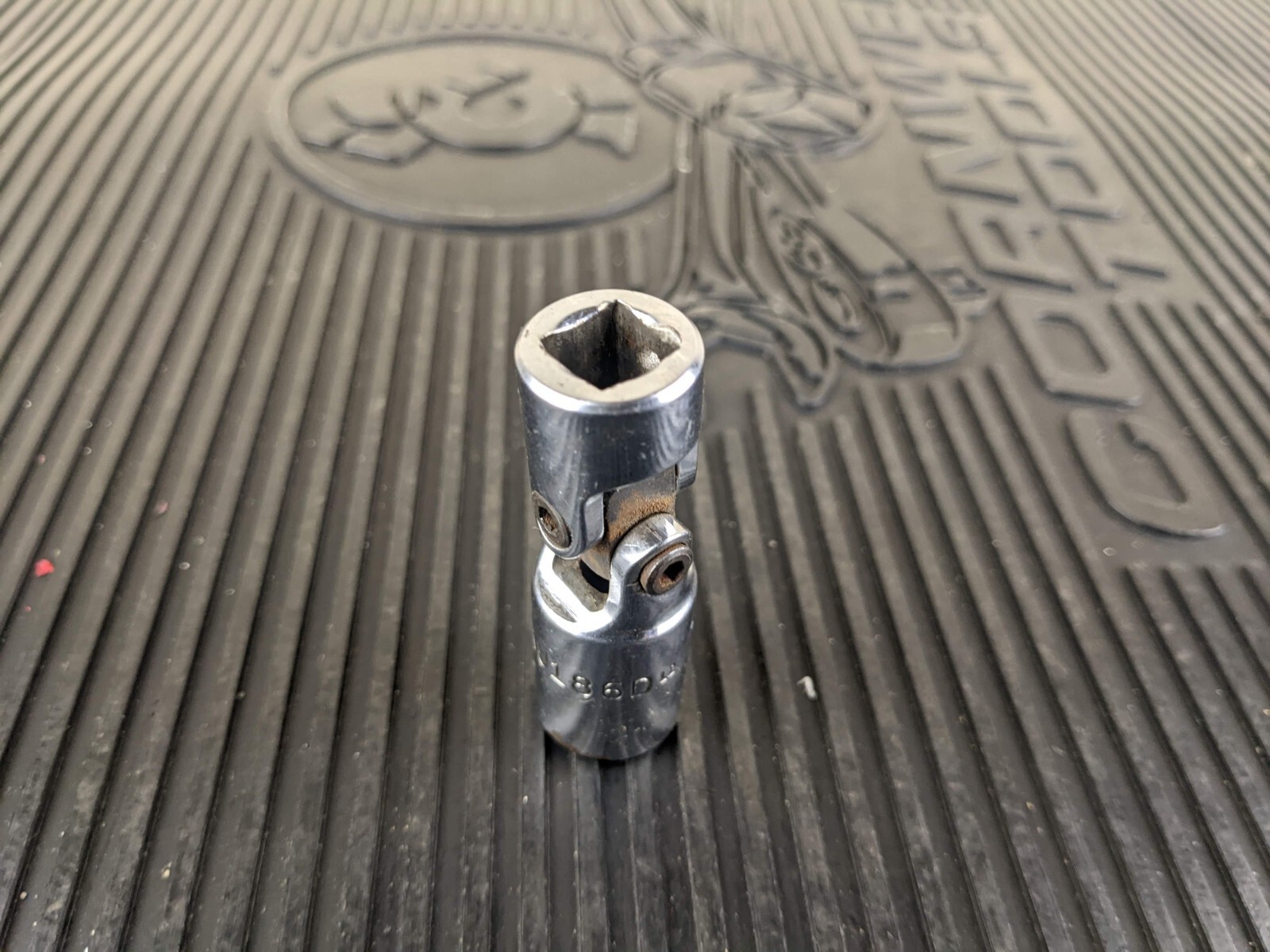 #au567 Mac Tools XU186D 3/8″ Drive SAE 9/16″ 6 Point Universal Swivel Socket