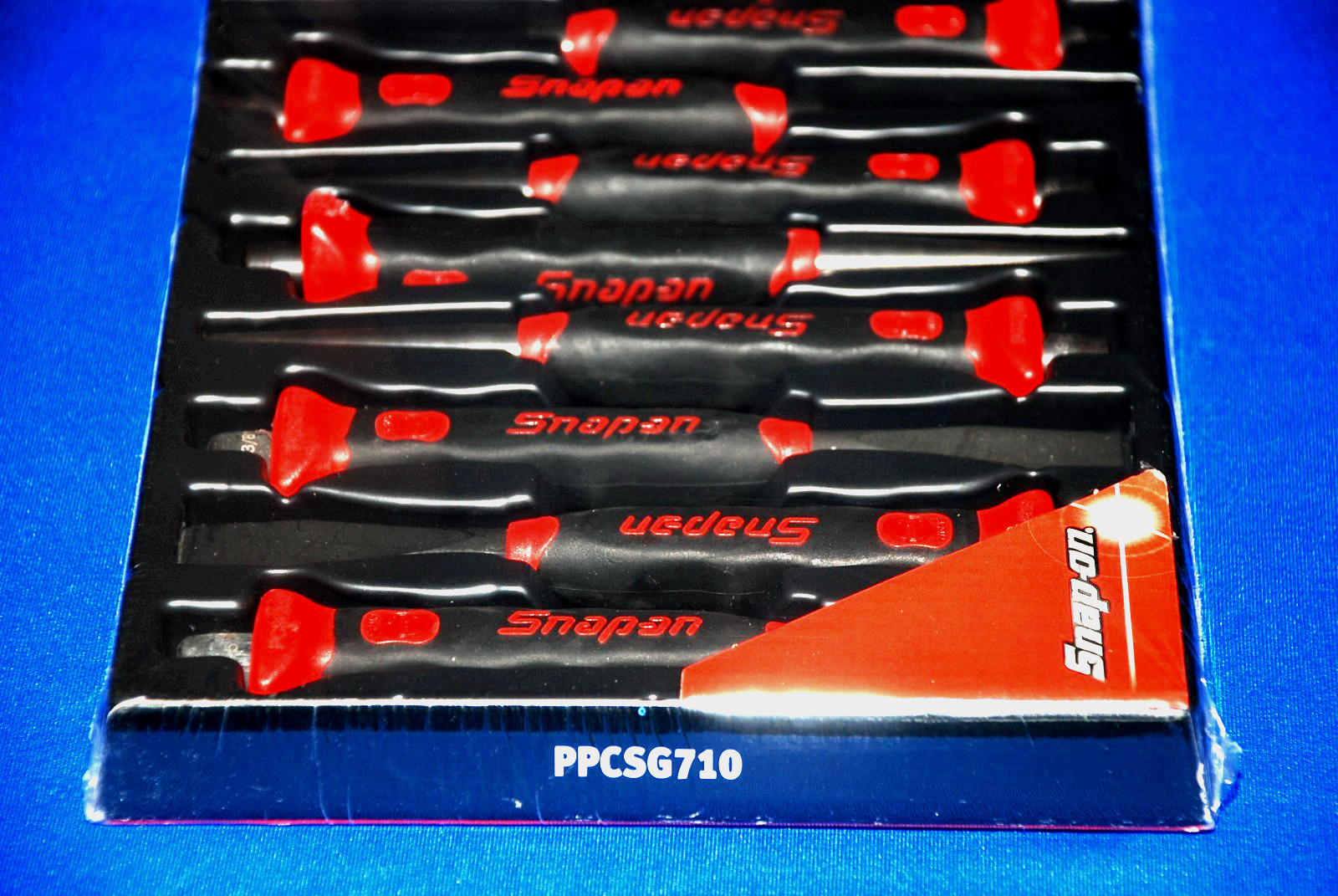Snap-on NEW Ships for FREE 10 Piece Red Soft Grip Punch and Chisel Set PPCSG710