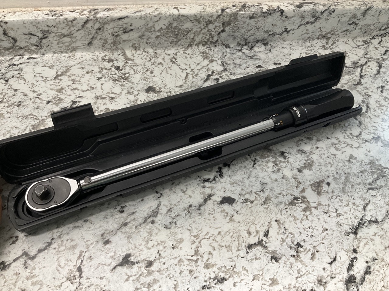 OEM Tools 1/2″ Drive Click Type Torque Wrench (30-250 Ft Lb Torque Wrench)