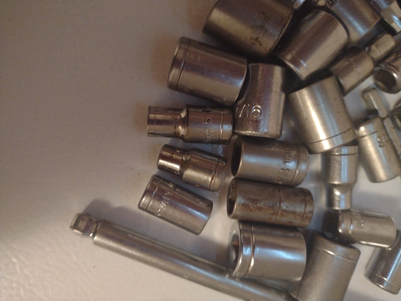 Assorted 1/4″ Drive Sockets -50 Sockets SAE and Metric Various Brands