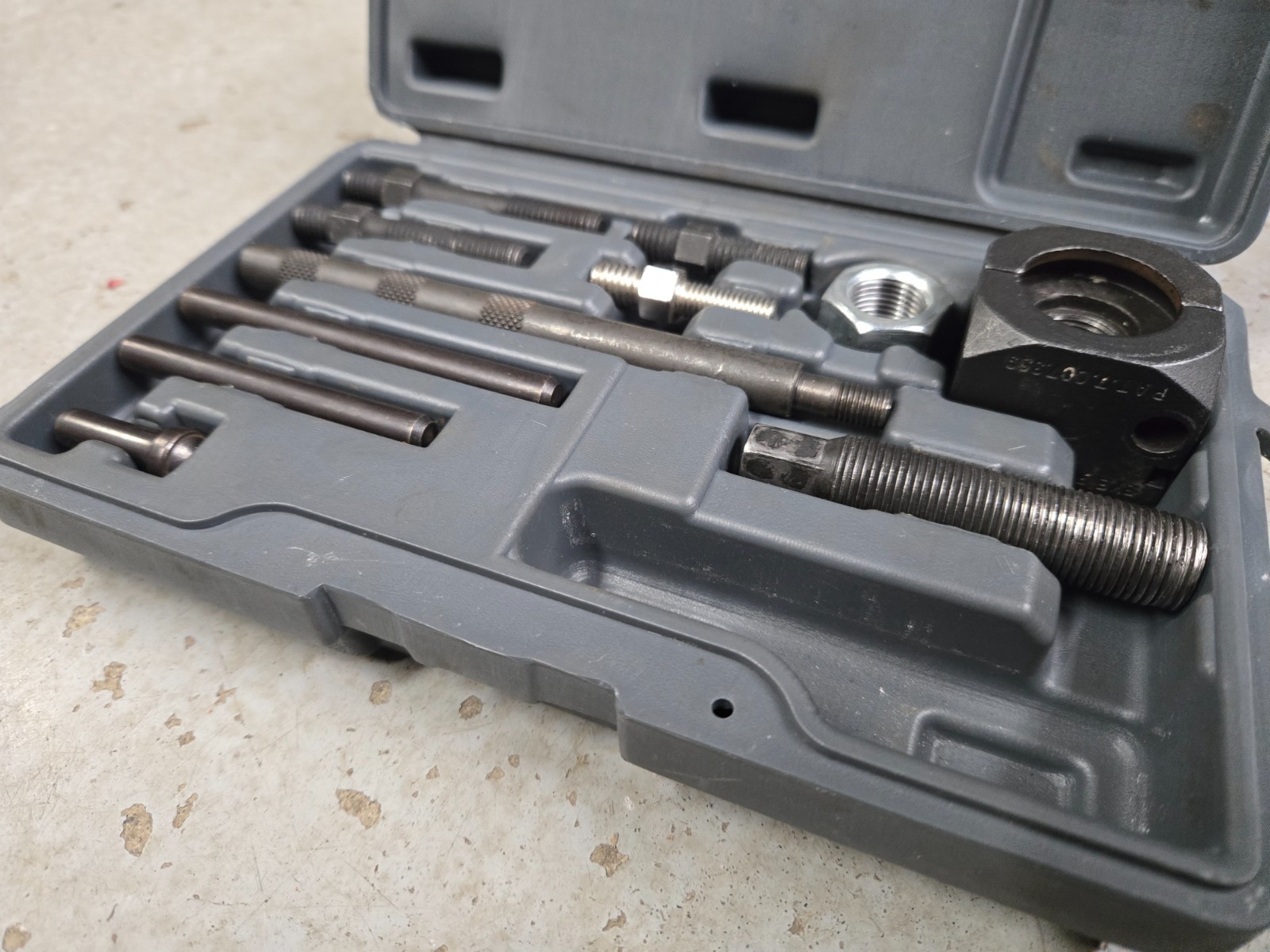 Napa «no slip» pulley puller/installer #39000