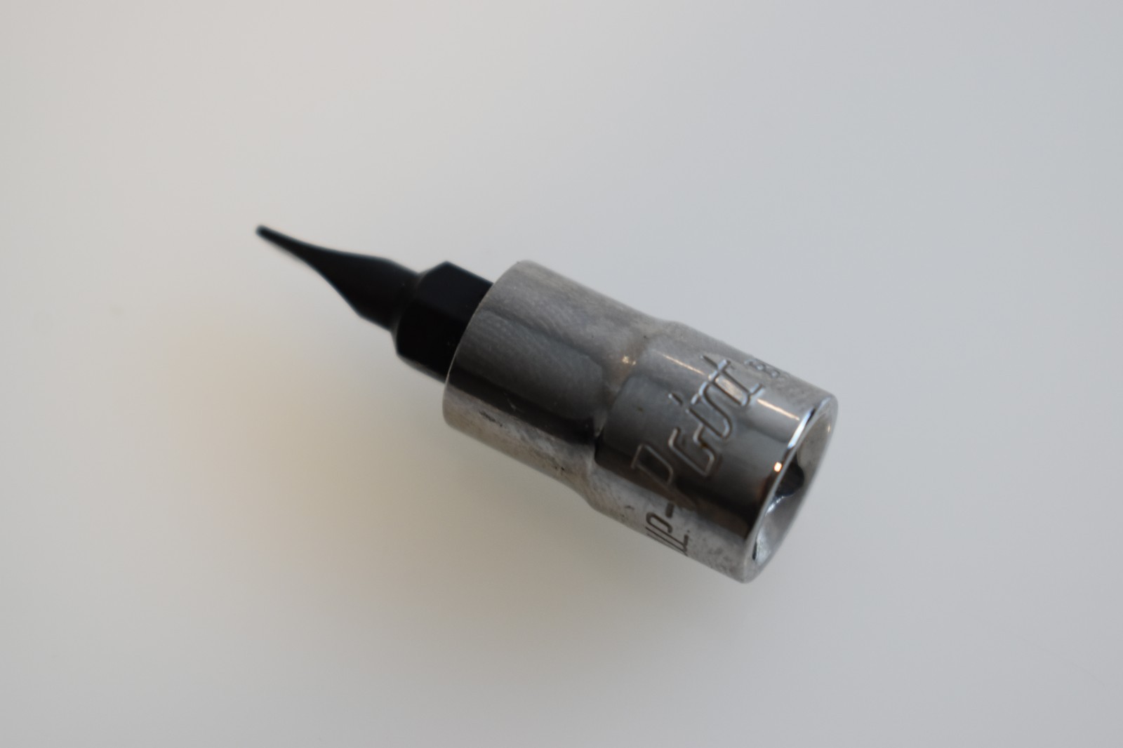 Blue Point Tools BLPFT14532 5/32″ Flat Bit Screwdriver Socket 1/4″ Drive Chrome