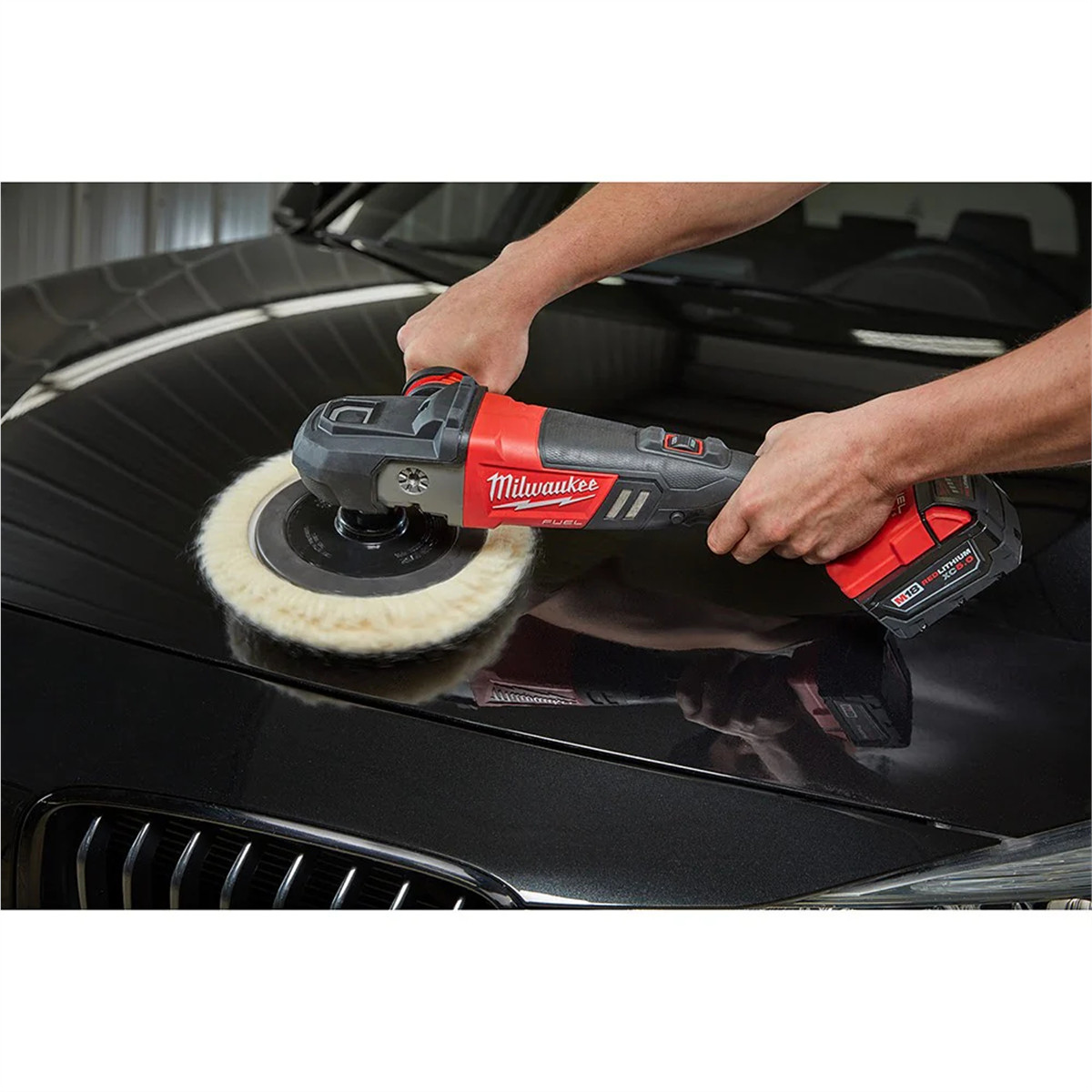 Milwaukee 2738-20 M18 FUEL 7″ Variable Speed Polisher (Tool Only)