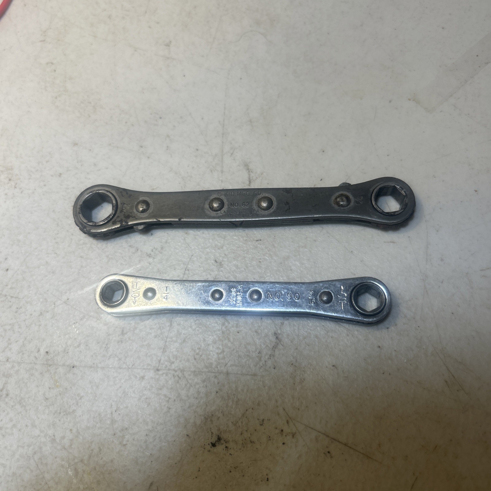 K-D 3/8″ x 7/16″ Ratcheting Box Wrench 6pt No.62 Plus Extra 1/4” x 5/16” No.90