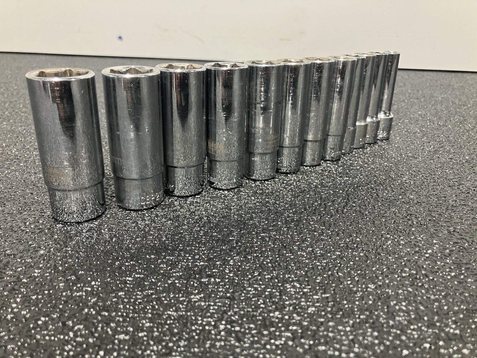 Cornwell Blue Power Metric 3/8 Chrome Deep Socket Set