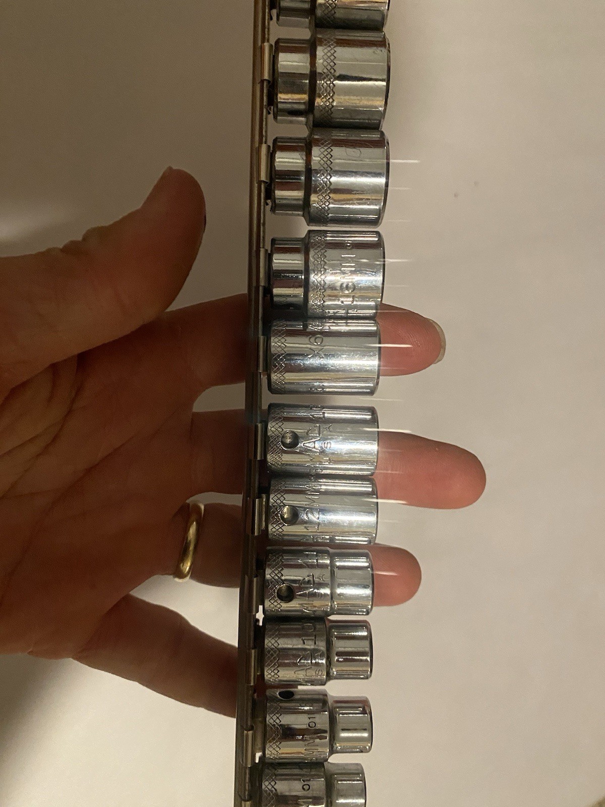 Mac Tools x6 series metric socket set. 14 pieces 6mm to 20mm